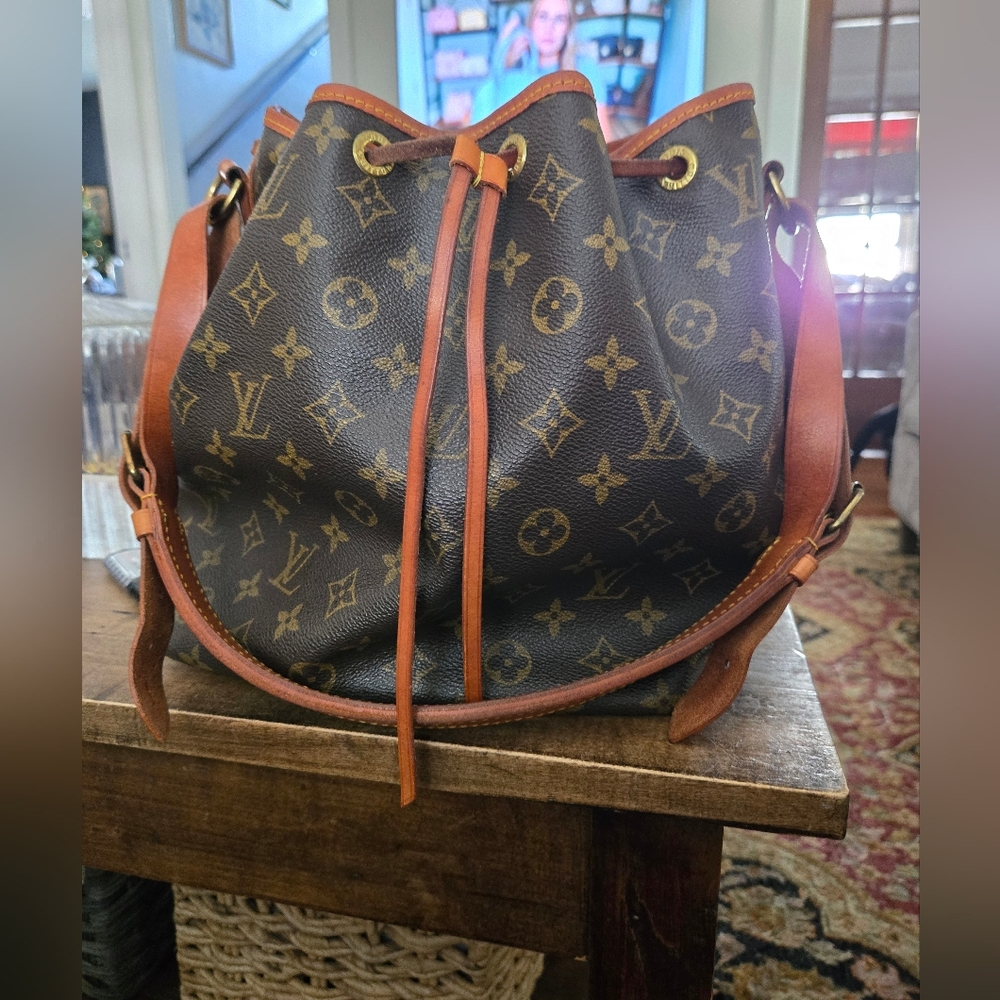 Vintage Louis Vuitton Petit Noe